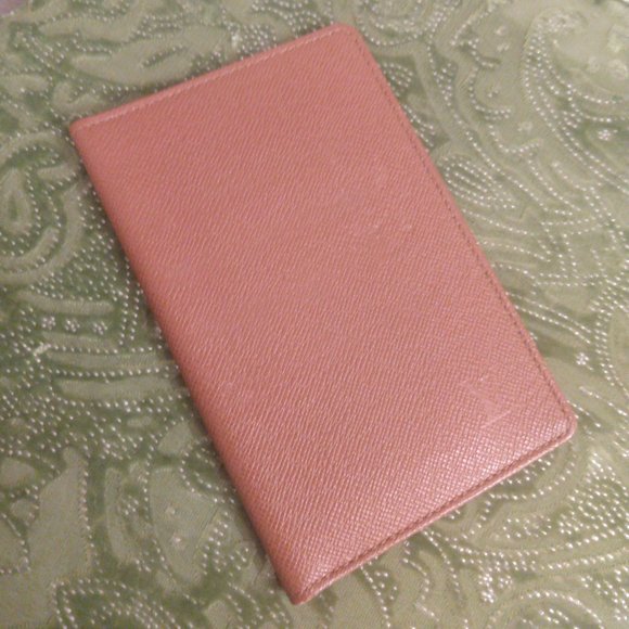 Louis Vuitton Taiga ID Card Holder - Picture 3 of 10